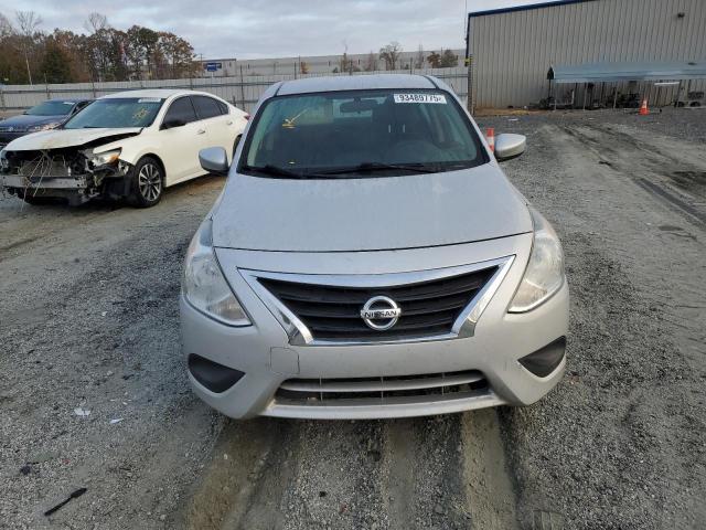 Nissan Versa S Image 3
