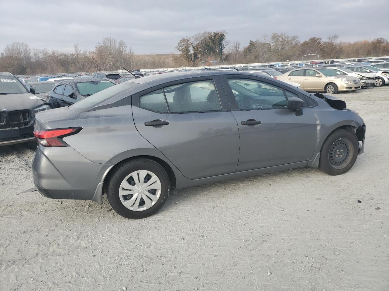 Nissan Versa S Image 12