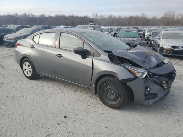 Nissan Versa S Image 3
