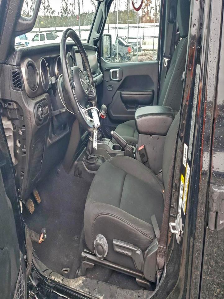 Jeep Gladiator Sport Image 2