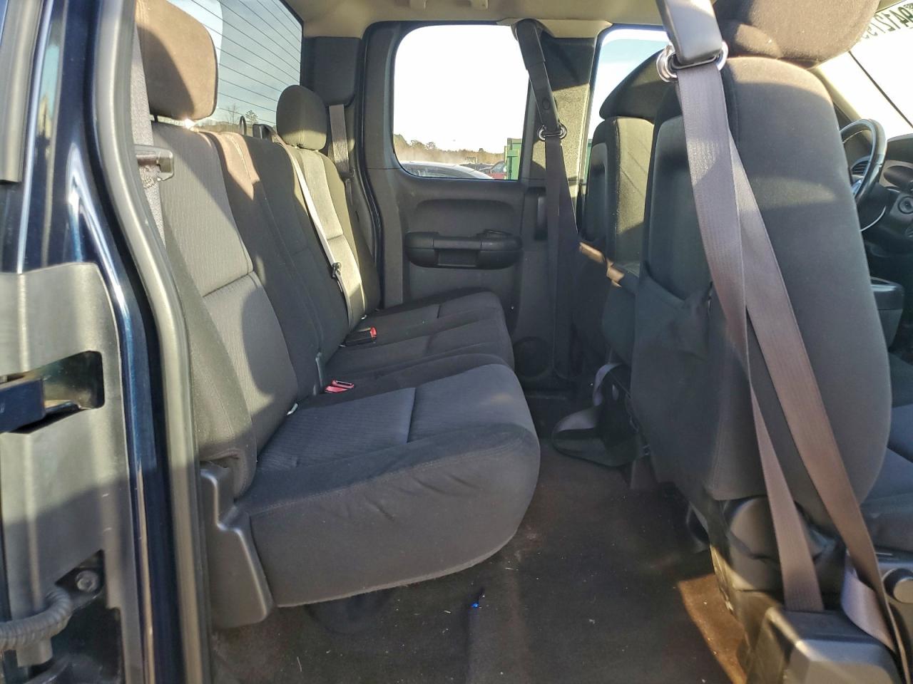 Chevrolet Silverado C1500 Lt Image 3