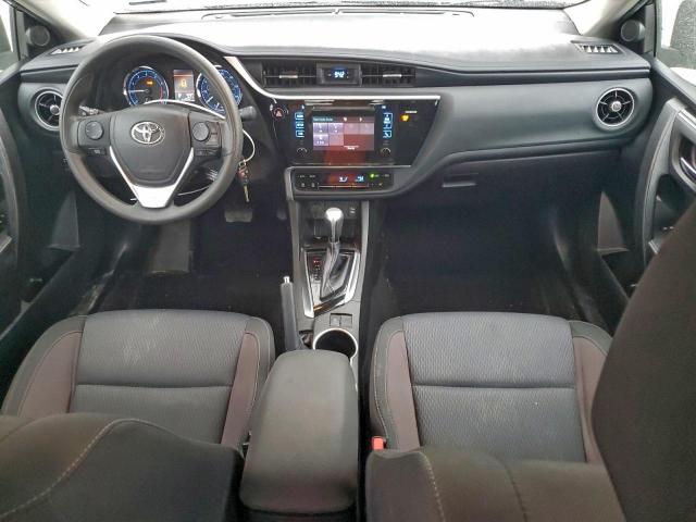 Toyota Corolla L Image 10