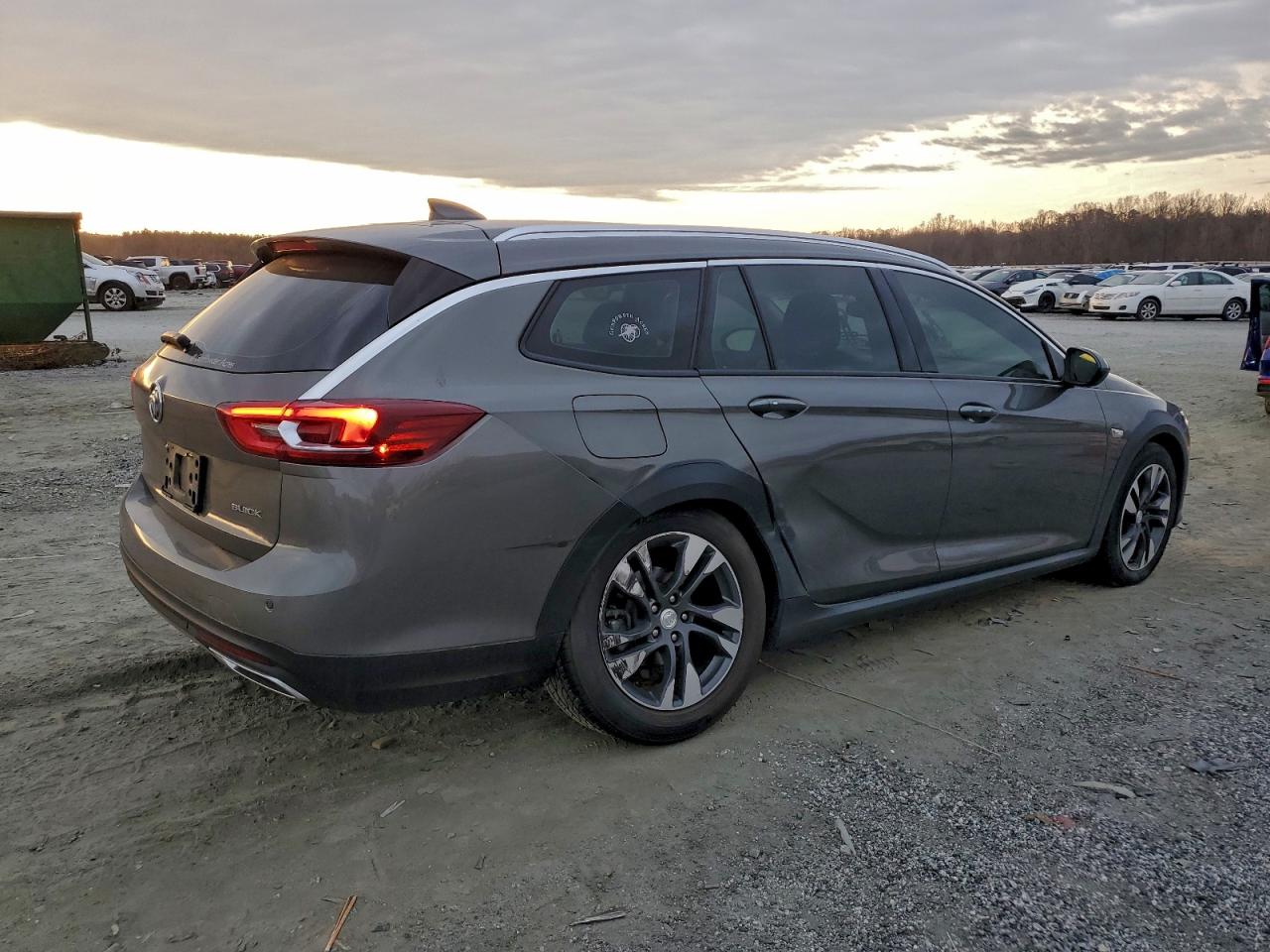 Buick Regal Essence Image 4