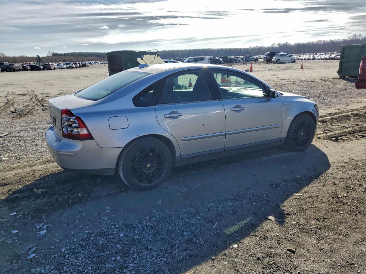 Volvo S40 2.4i Image 9