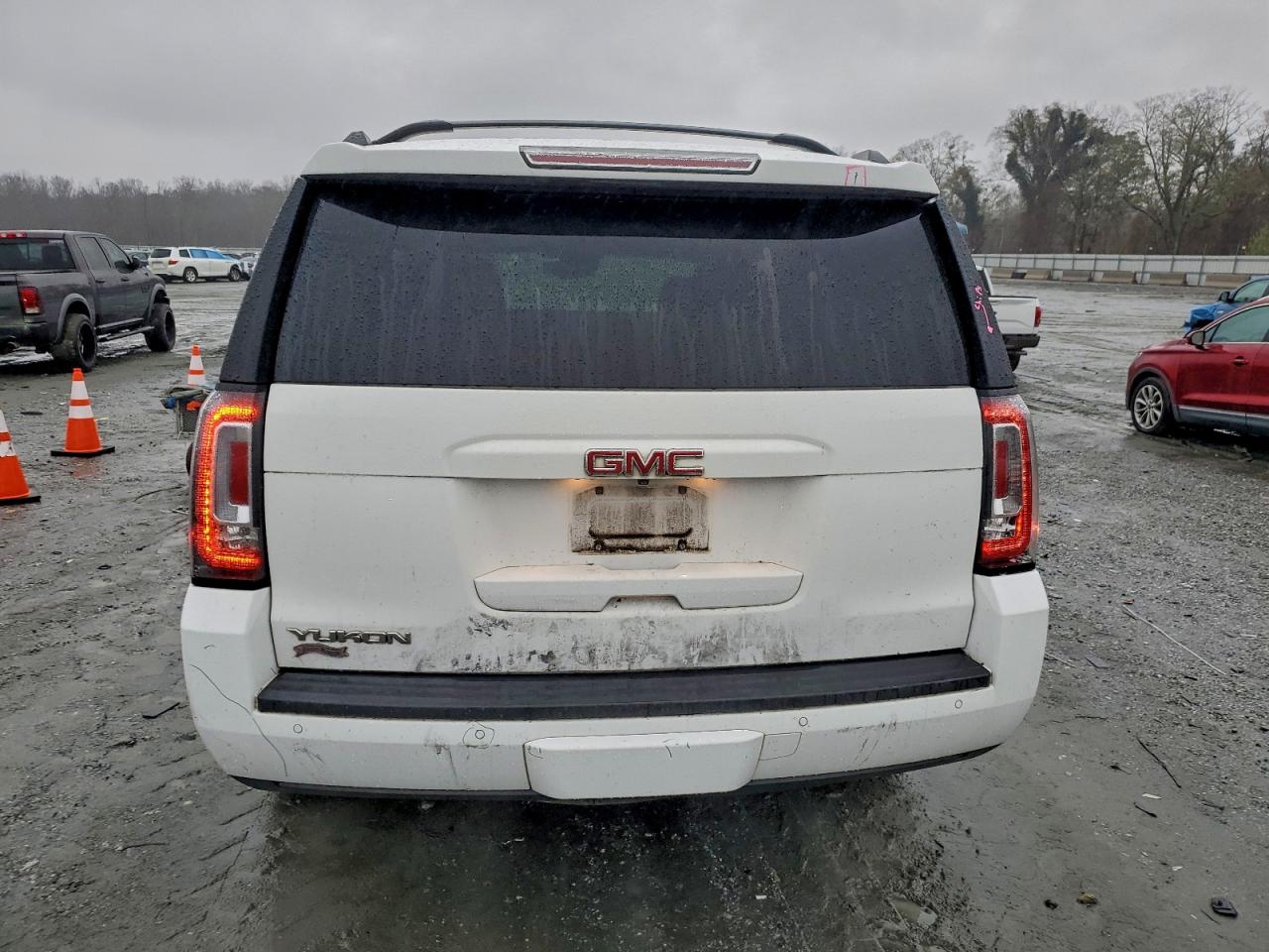 GMC Yukon Slt Image 8