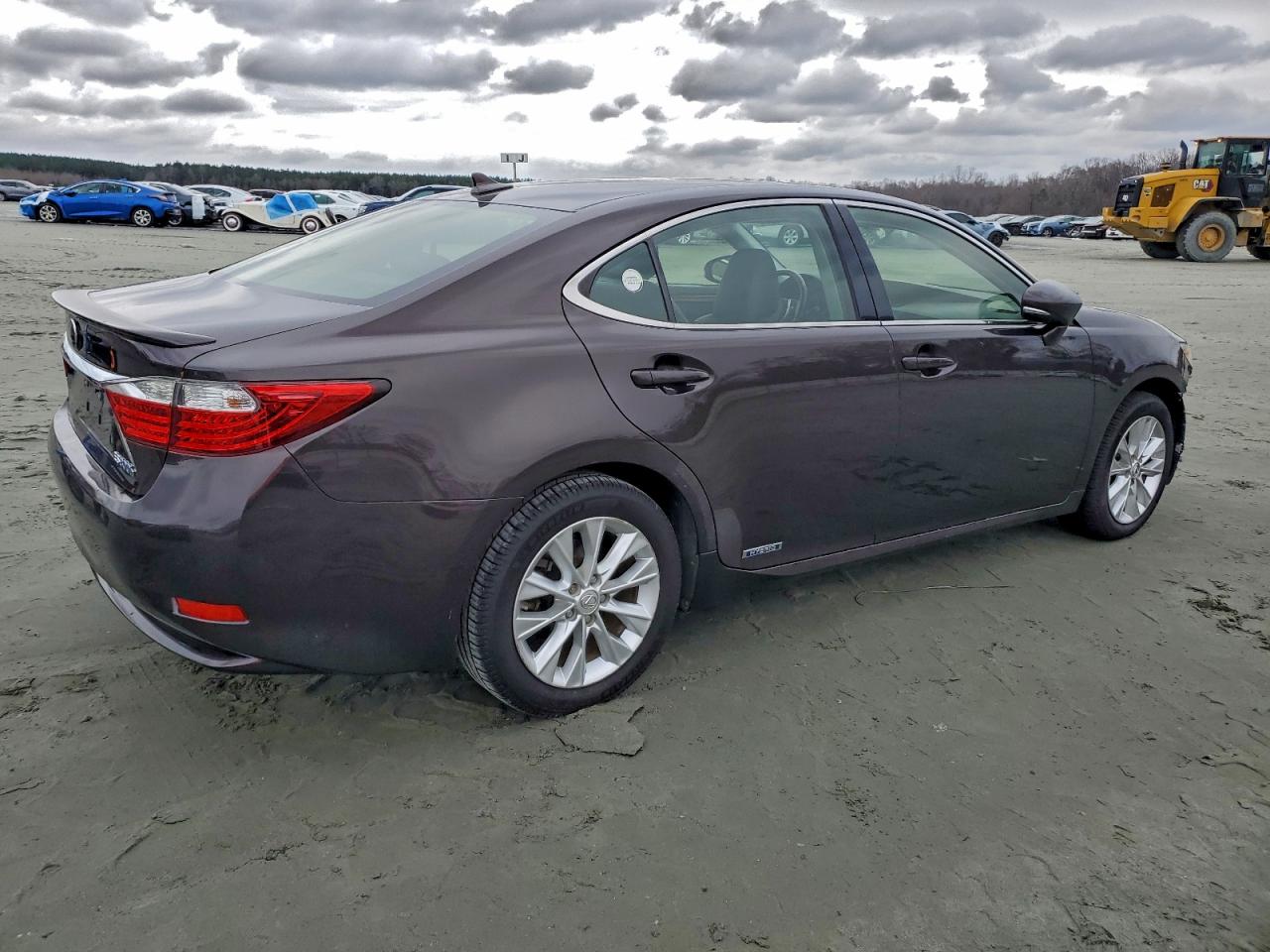 Lexus Es 300h Image 2