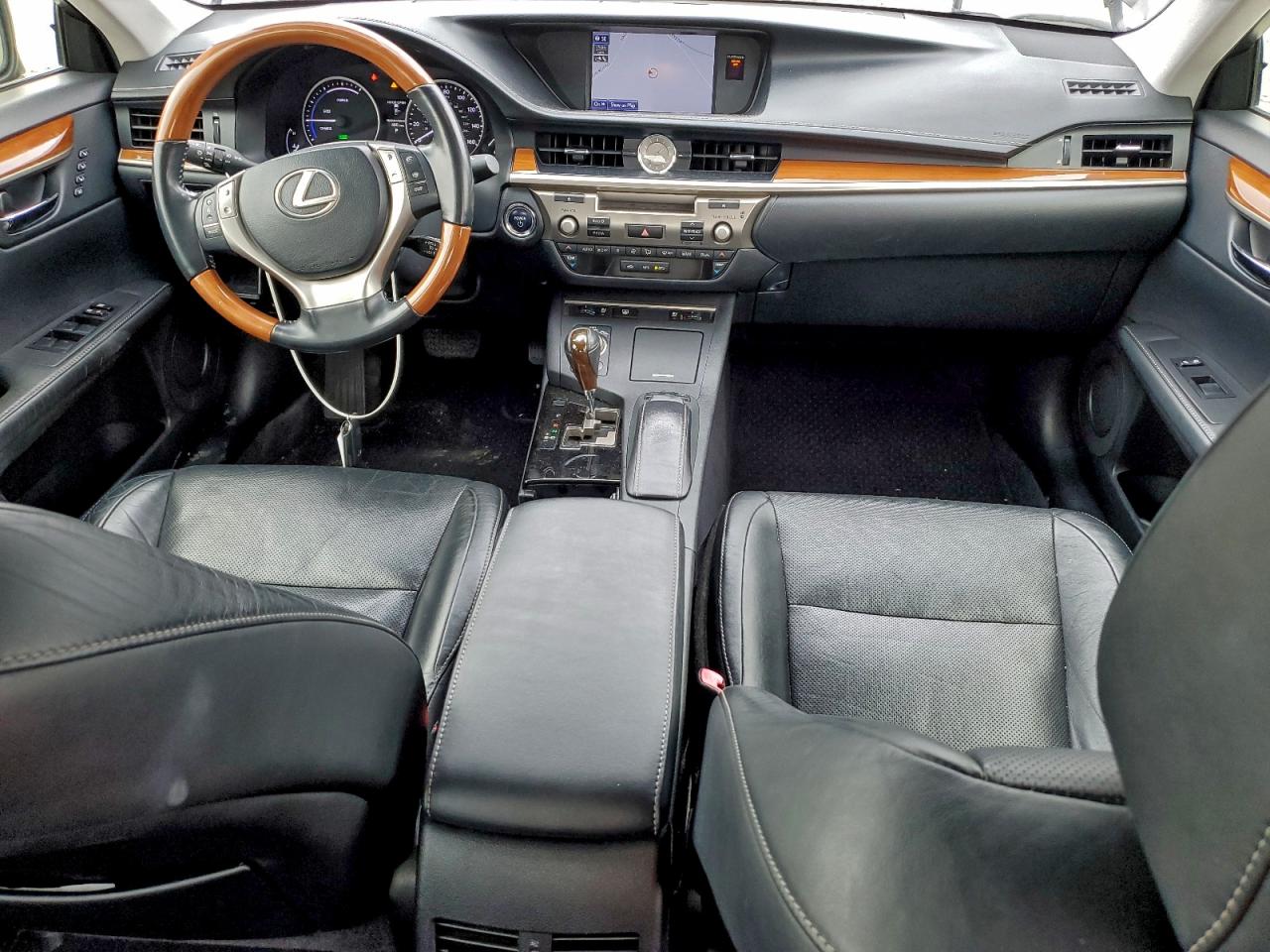 Lexus Es 300h Image 8