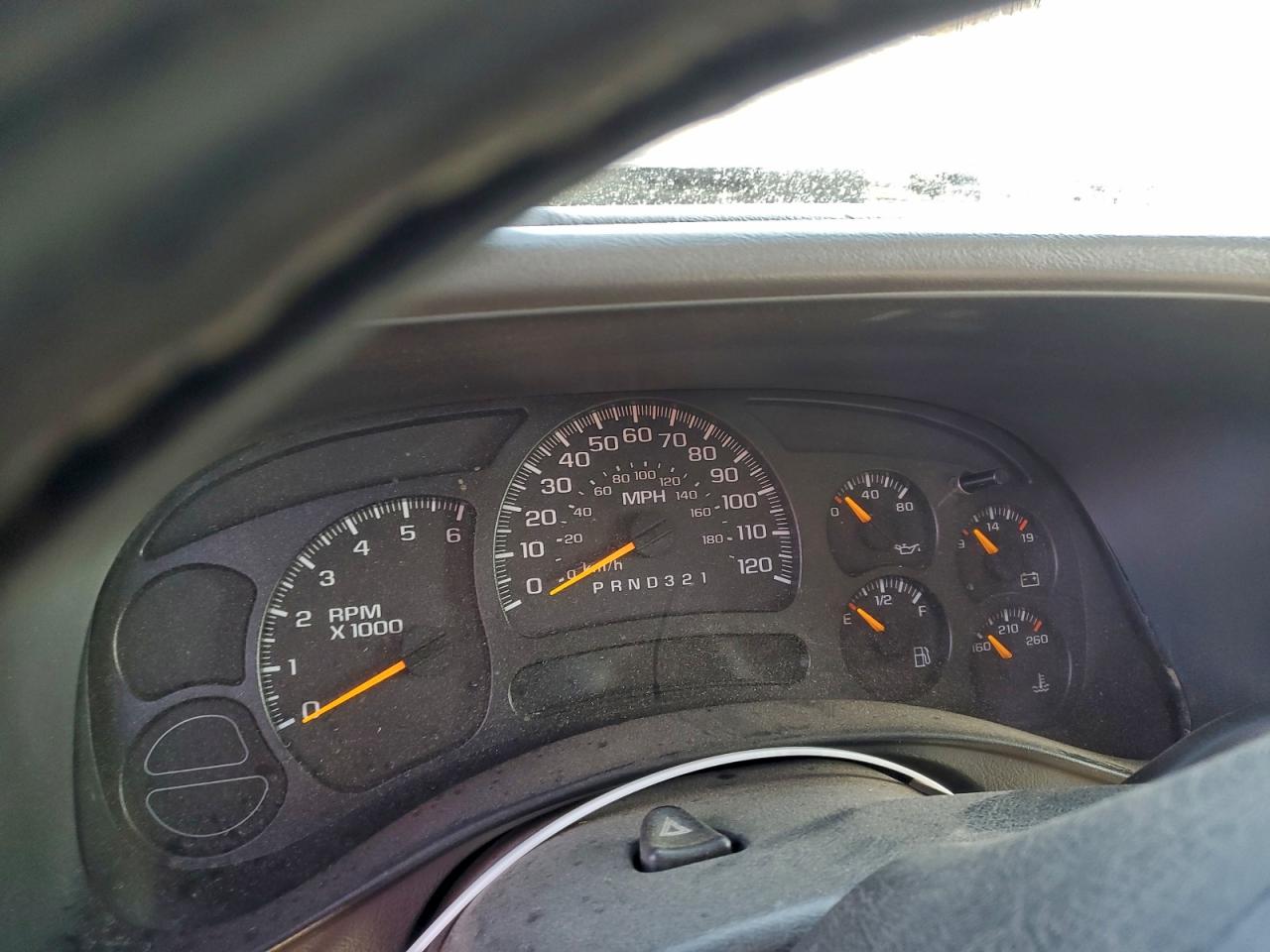 Chevrolet Silverado K1500 Image 3