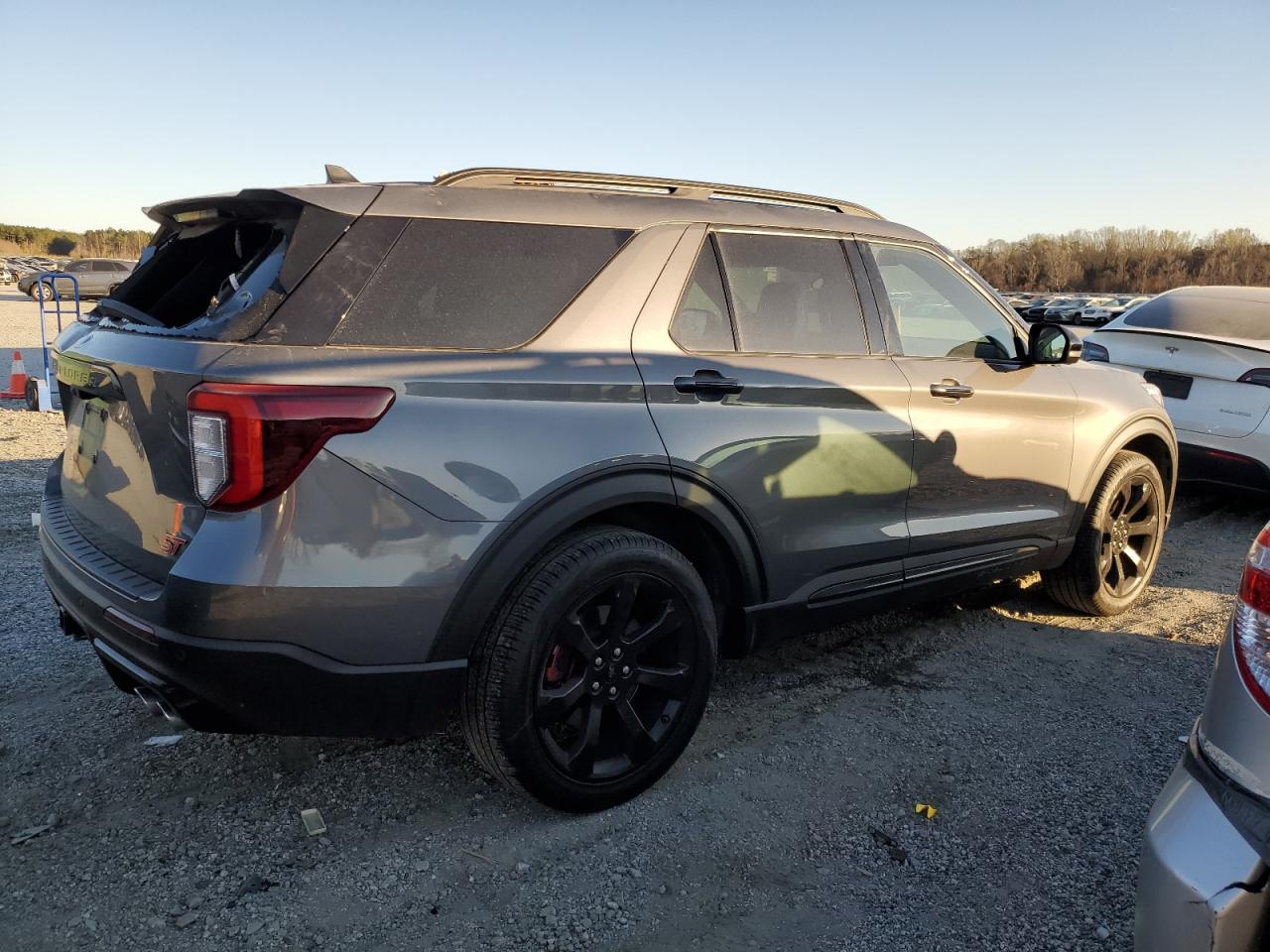 Ford Explorer St Image 2