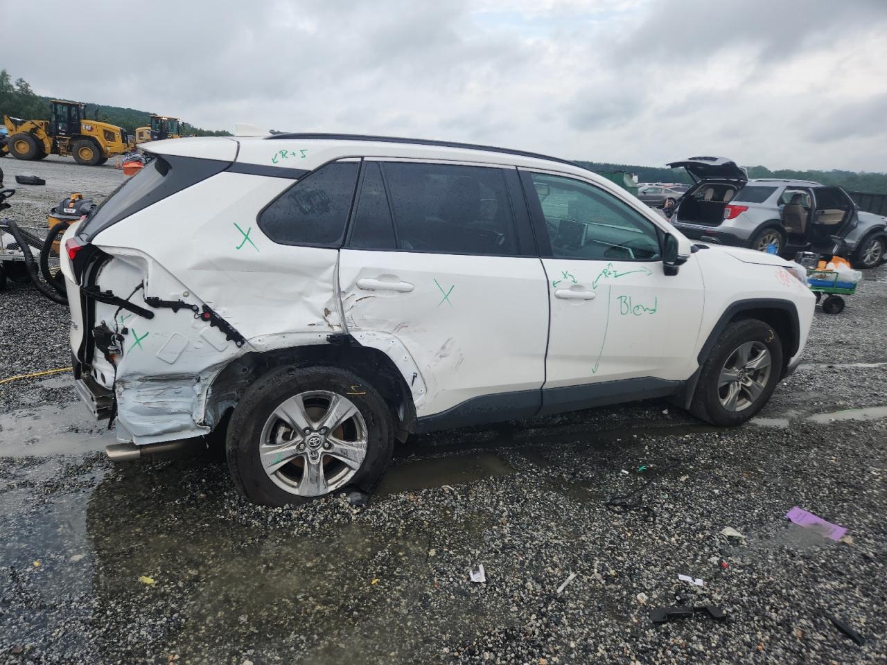 Toyota RAV4 Xle Image 2