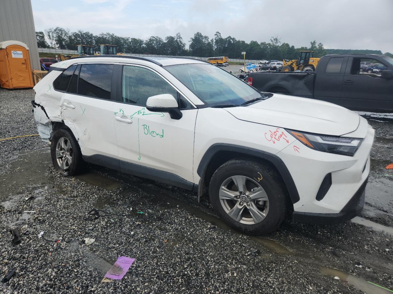 Toyota RAV4 Xle Image 4