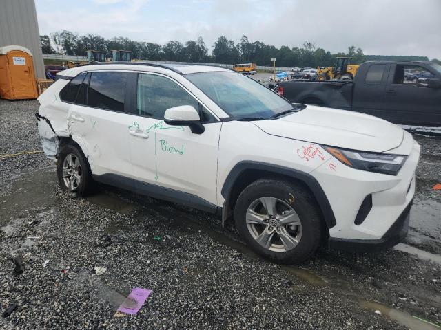 Toyota RAV4 Xle Image 4