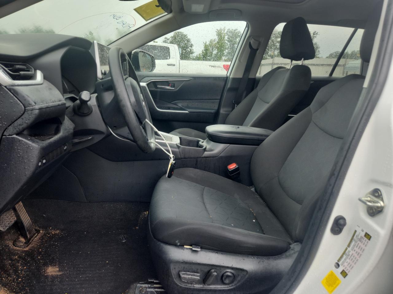 Toyota RAV4 Xle Image 11