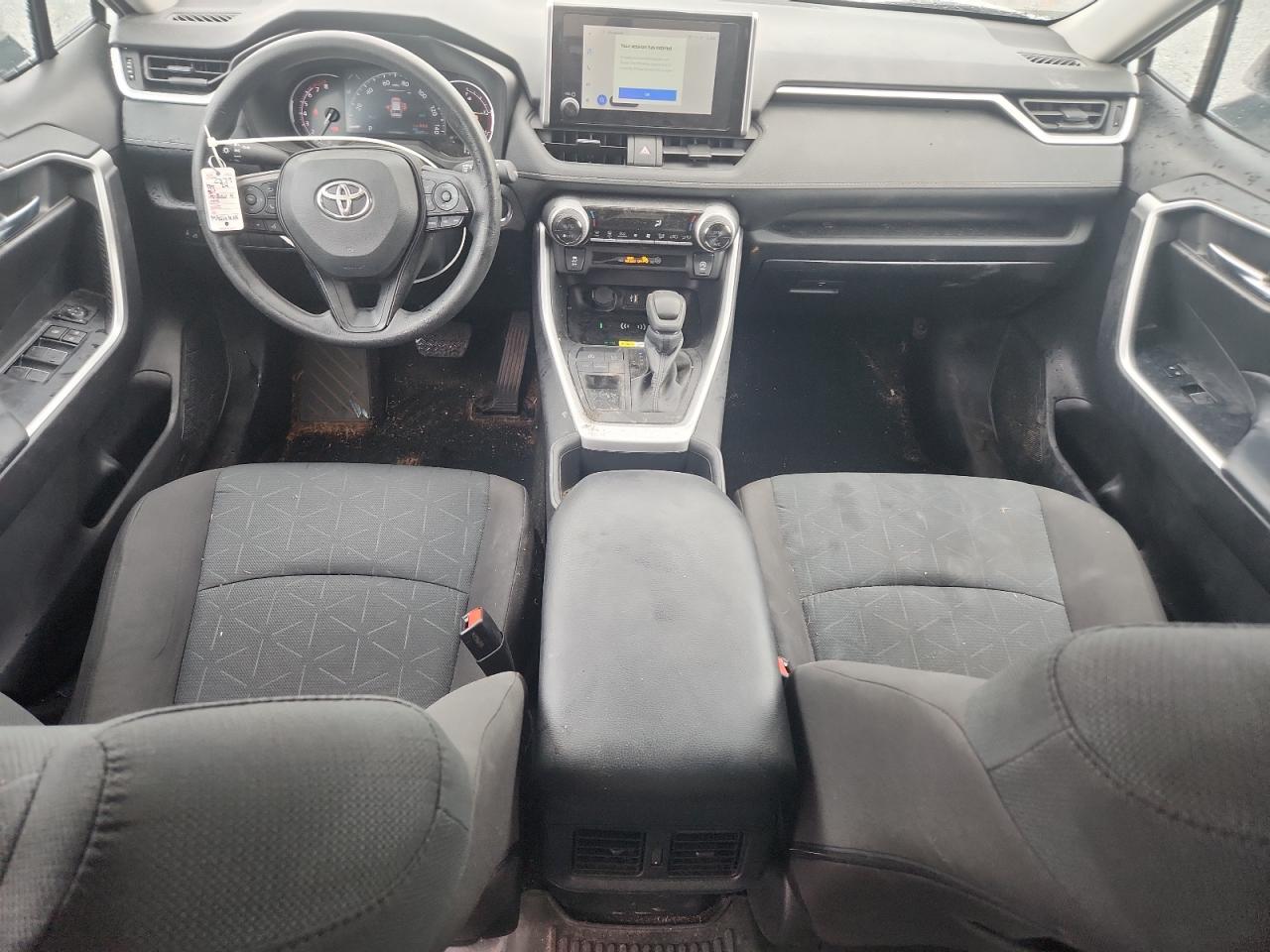Toyota RAV4 Xle Image 3