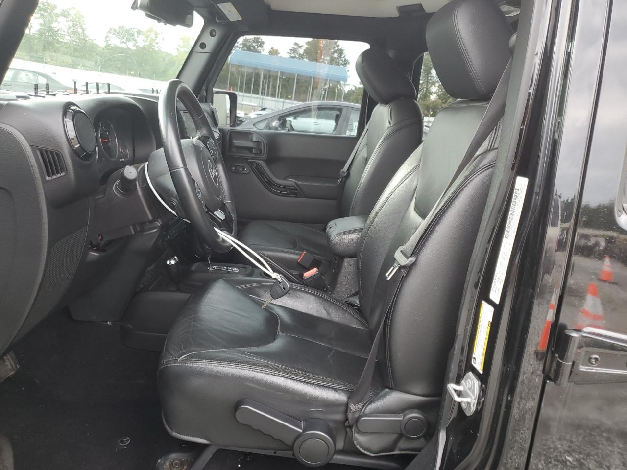 Jeep Wrangler Sahara Image 6