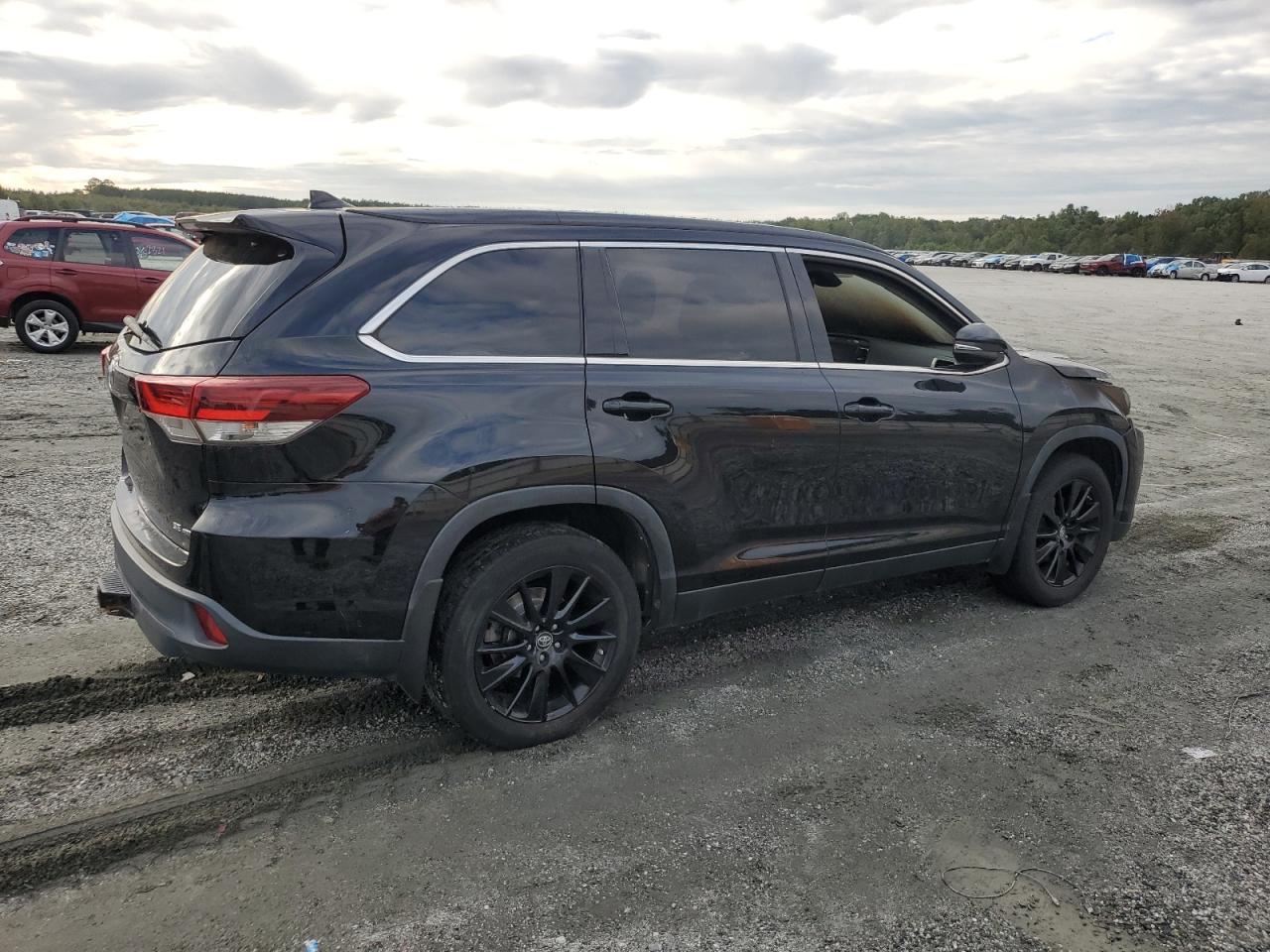 Toyota Highlander Se Image 11