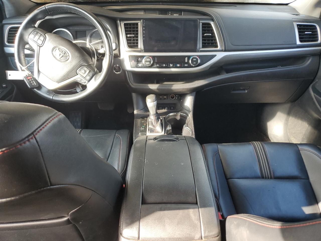 Toyota Highlander Se Image 6
