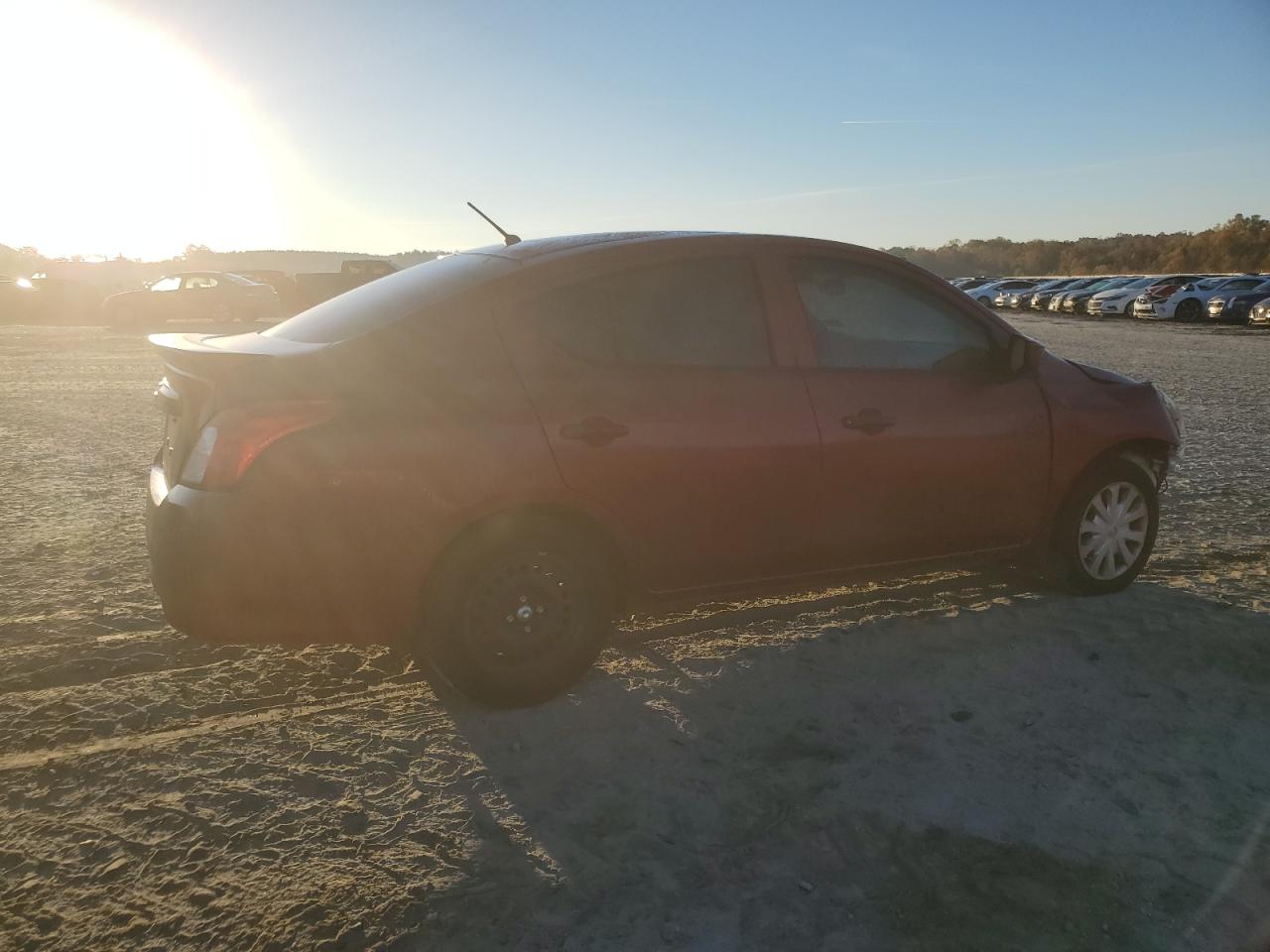 Nissan Versa S Image 4