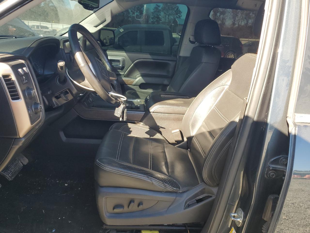 GMC Sierra K1500 Denali Image 4