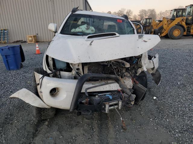 Toyota Tacoma Double Cab Image 8