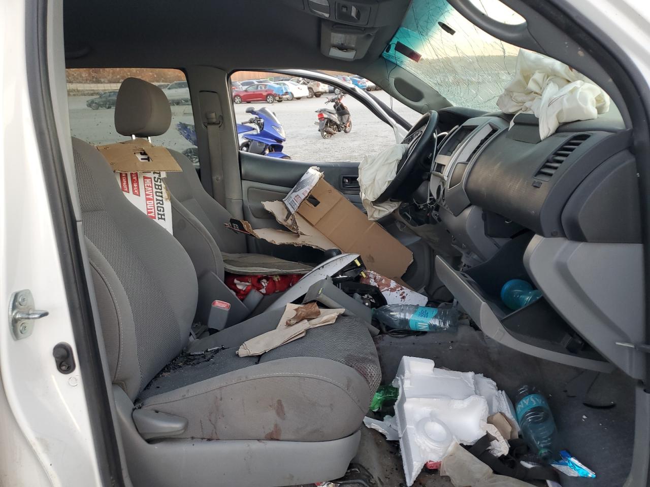 Toyota Tacoma Double Cab Image 4