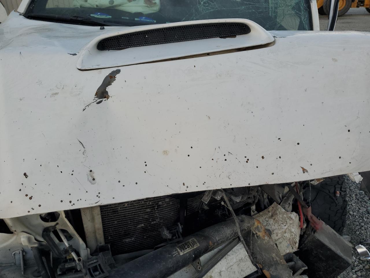 Toyota Tacoma Double Cab Image 9