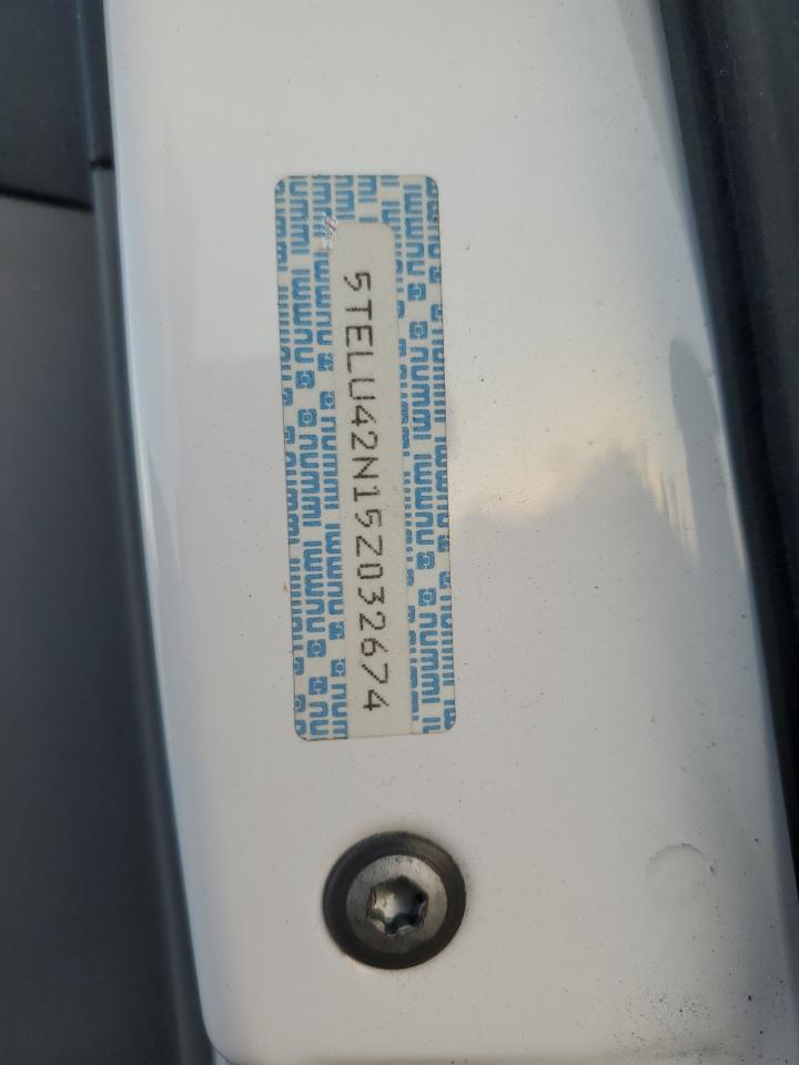 Toyota Tacoma Double Cab Image 6