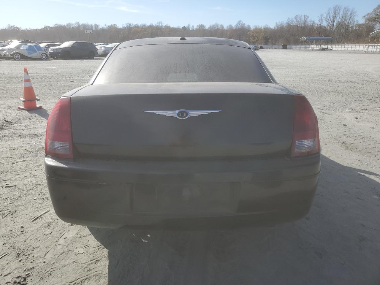 Chrysler 300 Touring Image 12