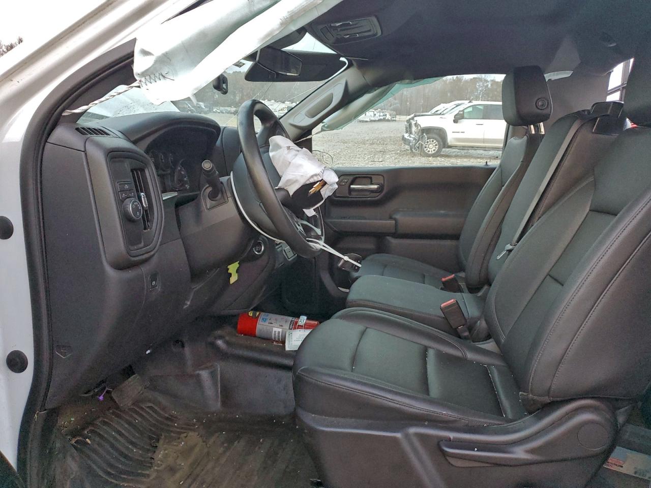 Chevrolet Silverado C1500 Image 4