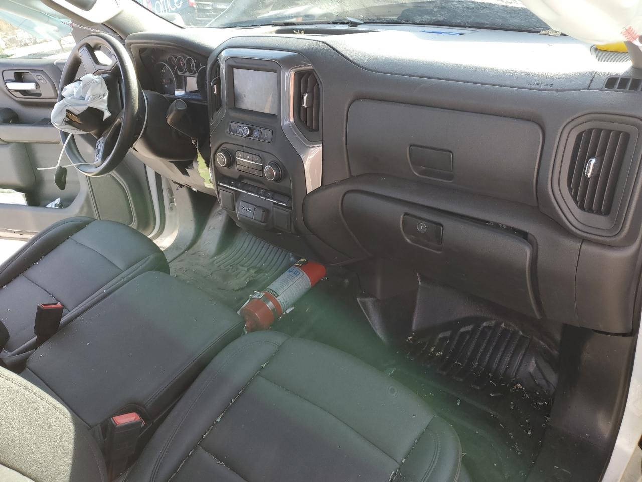 Chevrolet Silverado C1500 Image 12