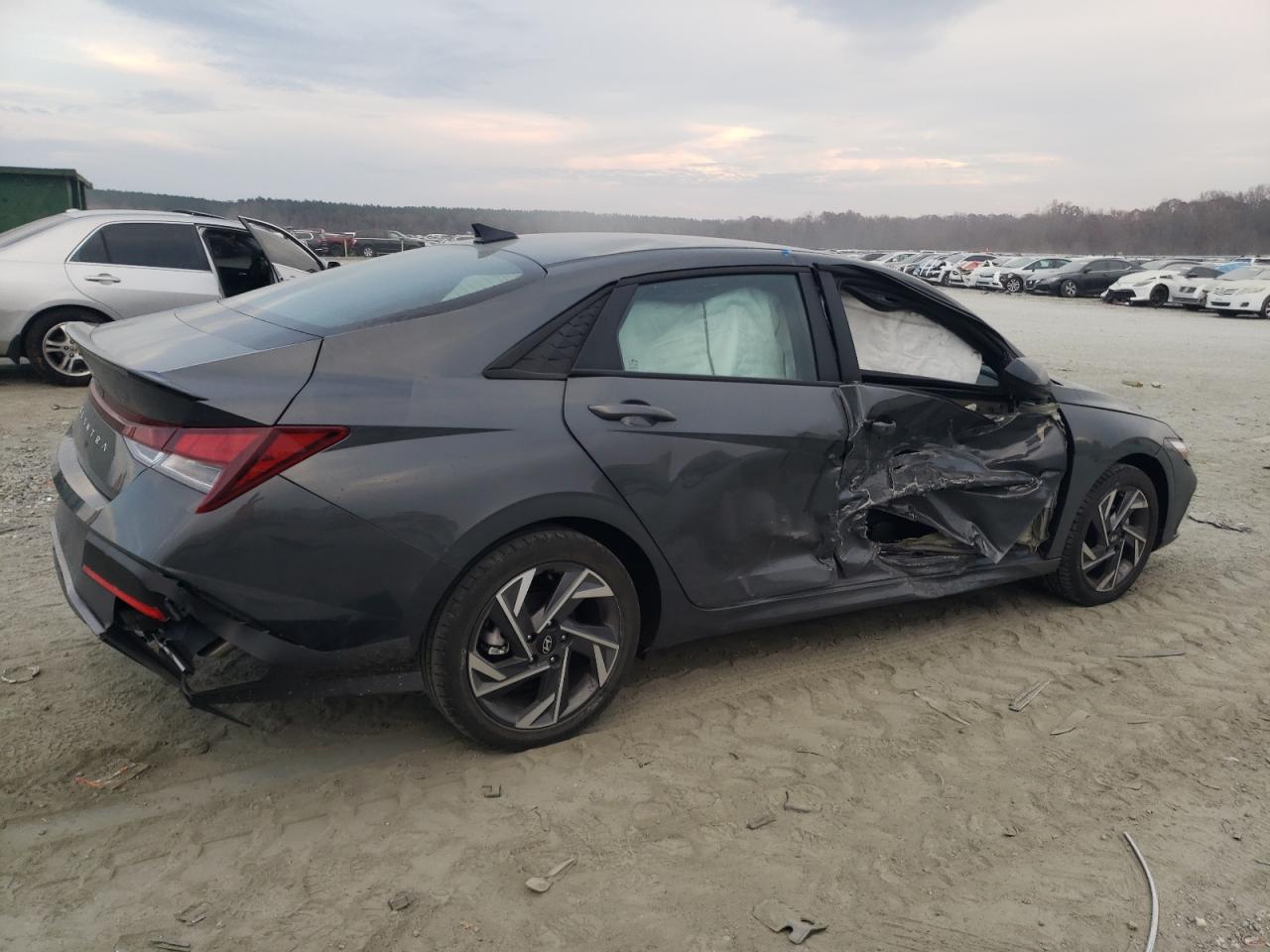 Hyundai ELANTRA Sel Sport Image 3