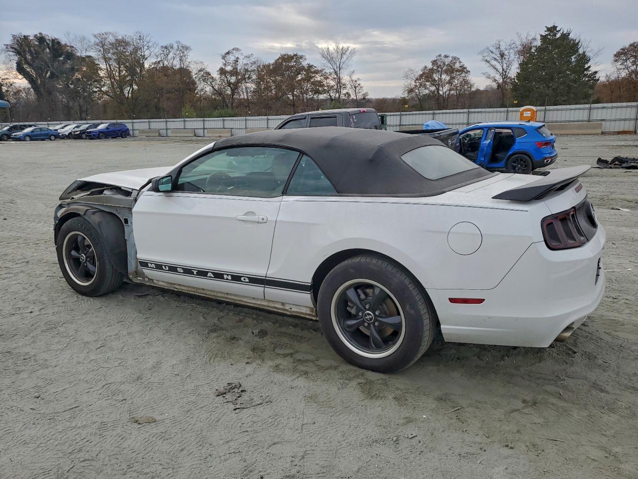 Ford Mustang Image 13