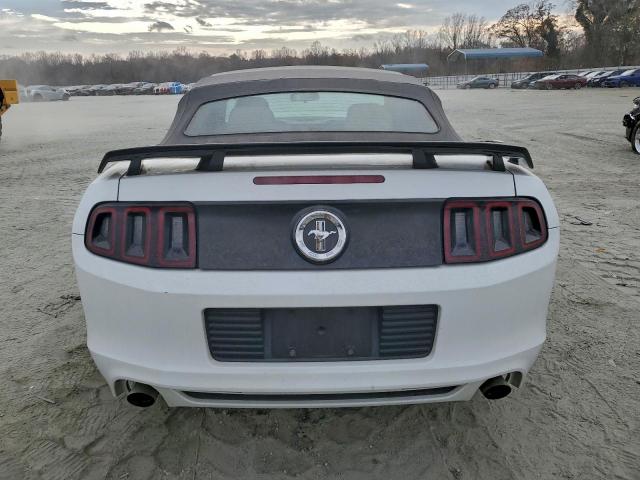 Ford Mustang Image 5