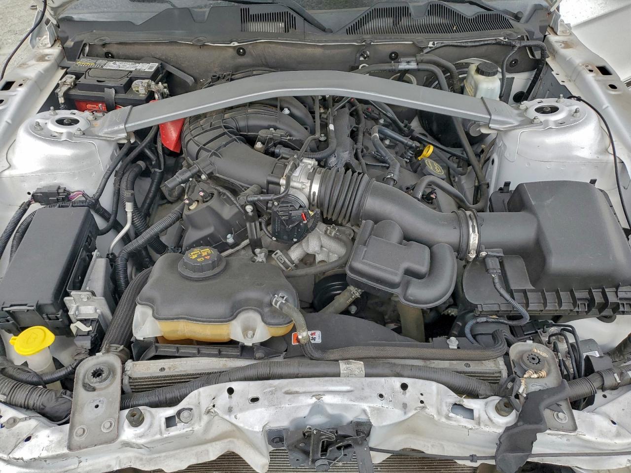 Ford Mustang Image 12