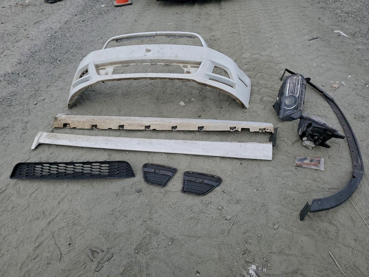 Ford Mustang Image 3