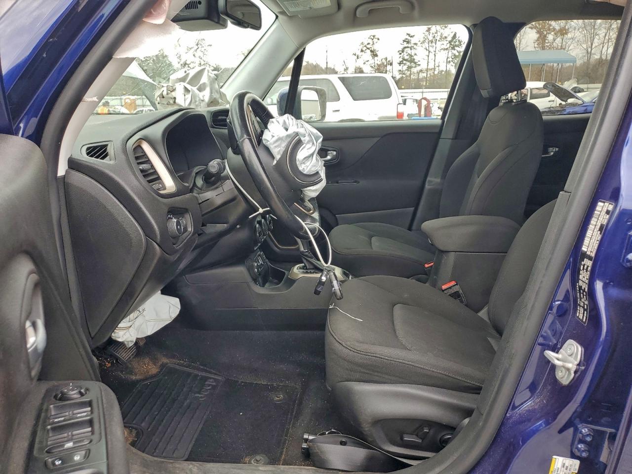 Jeep Renegade Latitude Image 10