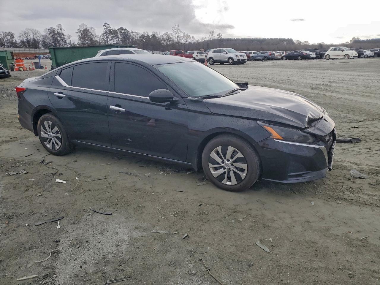 Nissan Altima S Image 3