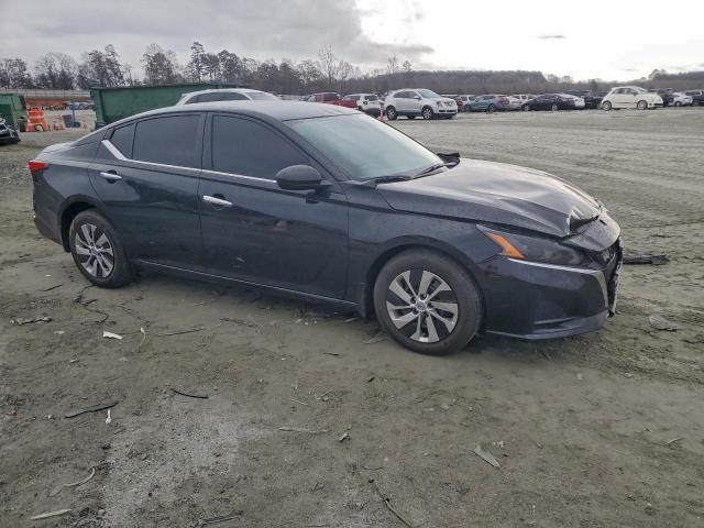 Nissan Altima S Image 3