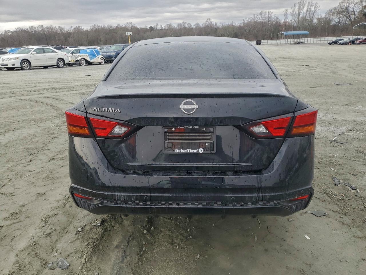 Nissan Altima S Image 9