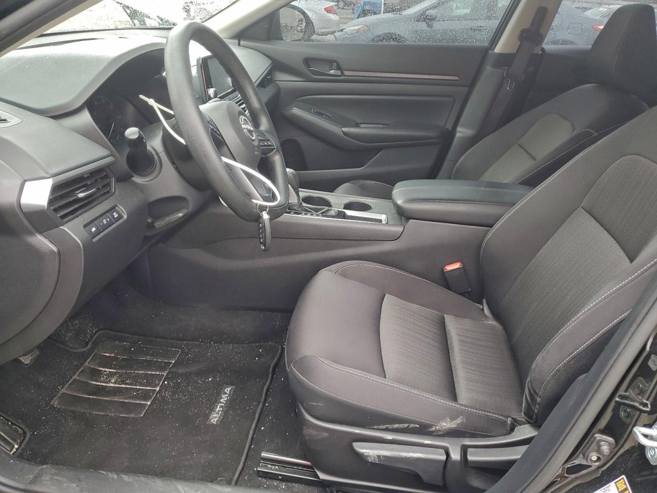 Nissan Altima S Image 5