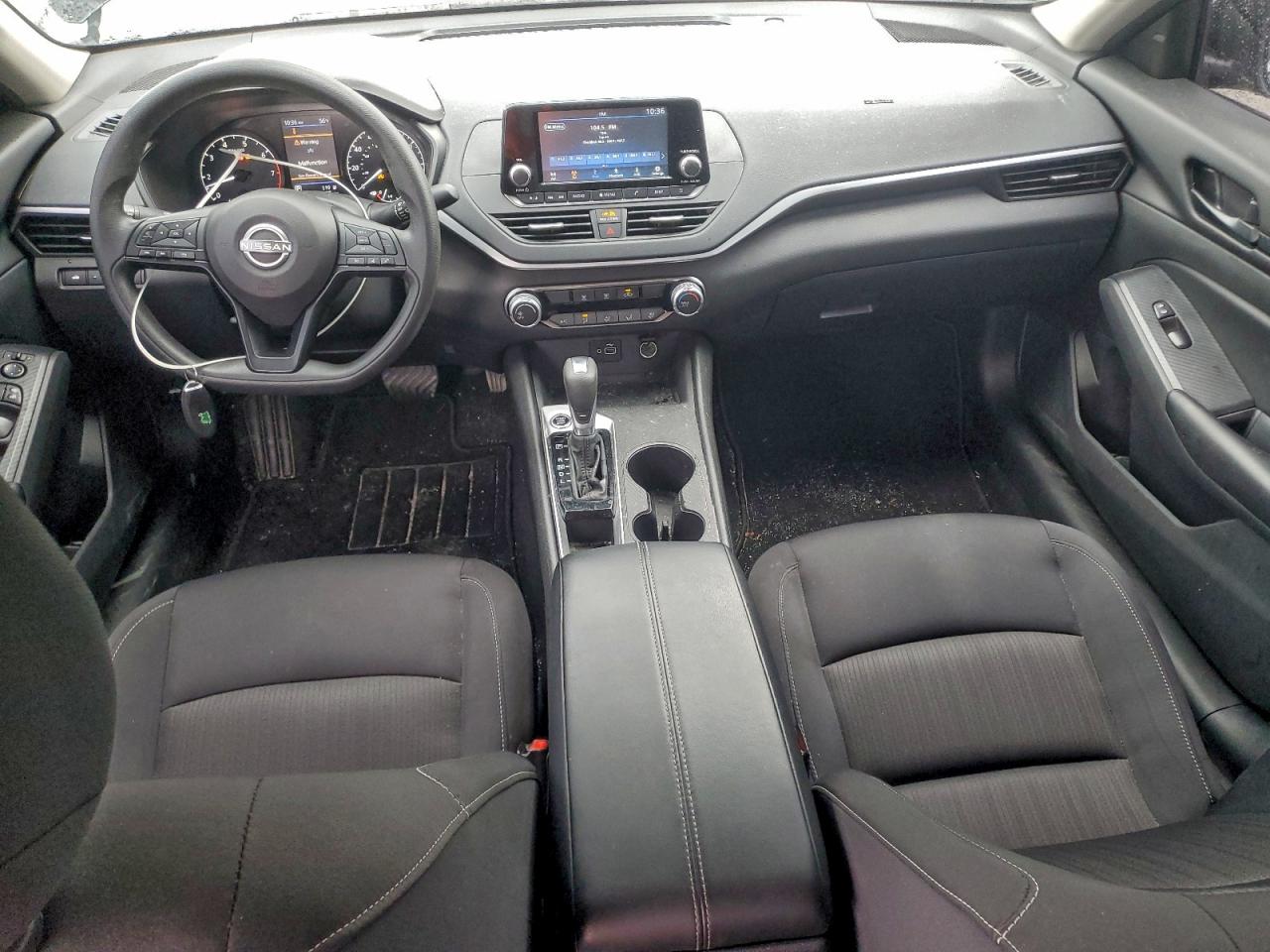 Nissan Altima S Image 10