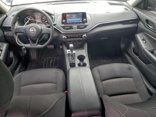 Nissan Altima S Image 10