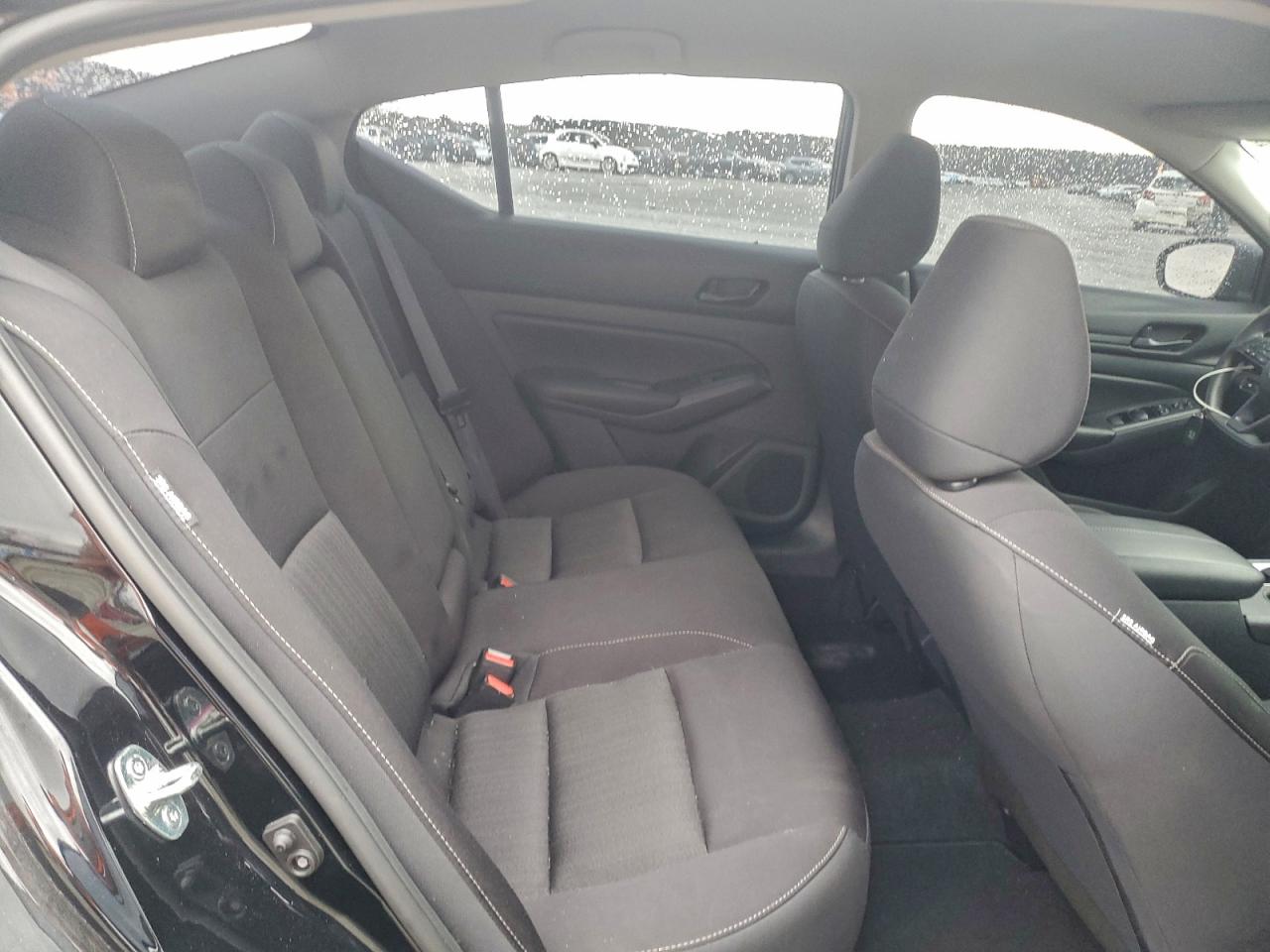 Nissan Altima S Image 8