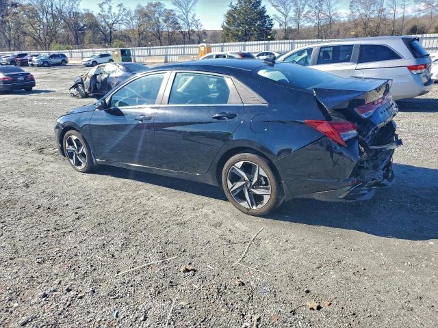 Hyundai ELANTRA Limited Image 4