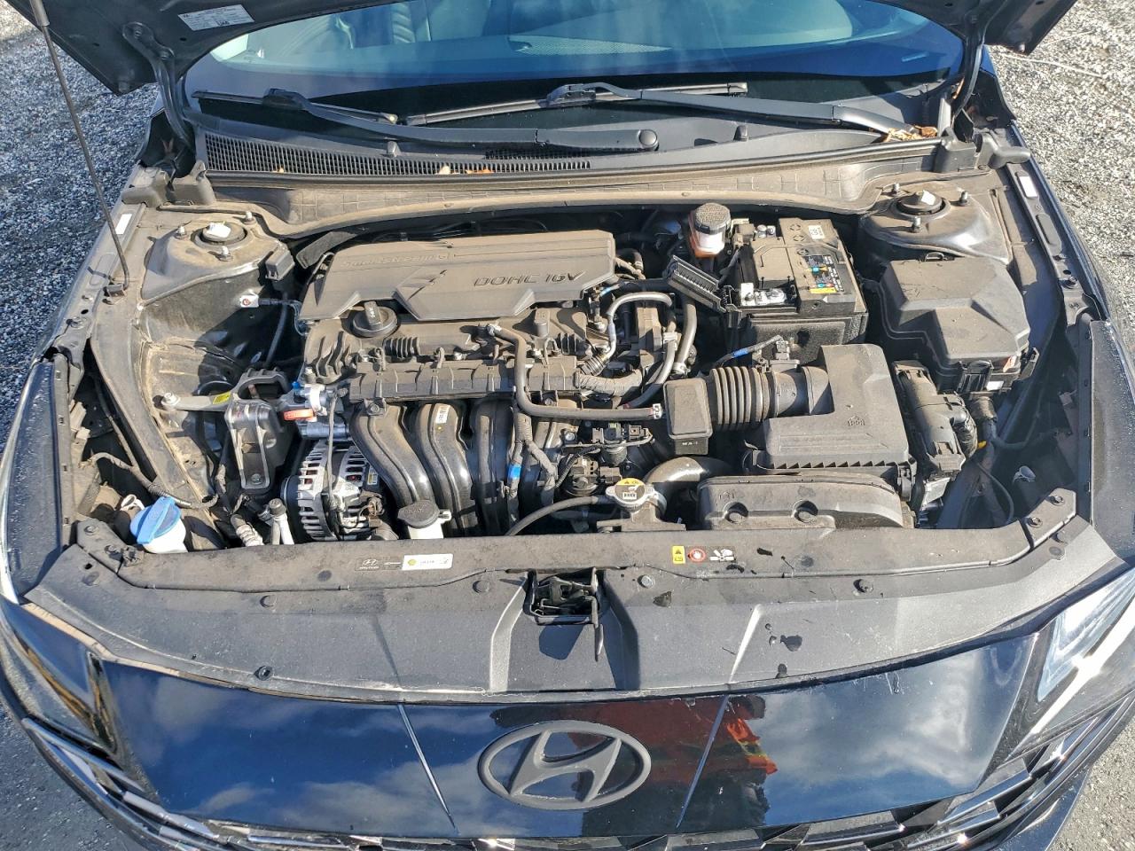 Hyundai ELANTRA Limited Image 10