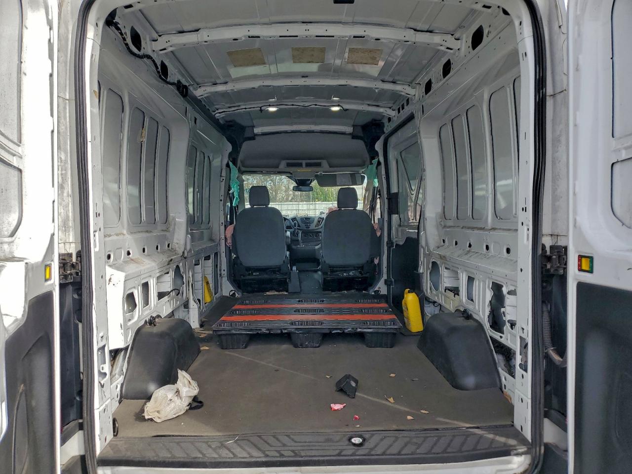 Ford Transit T-250 Image 12