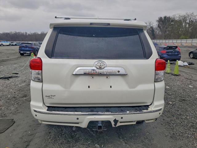 Toyota 4Runner Sr5 Image 3