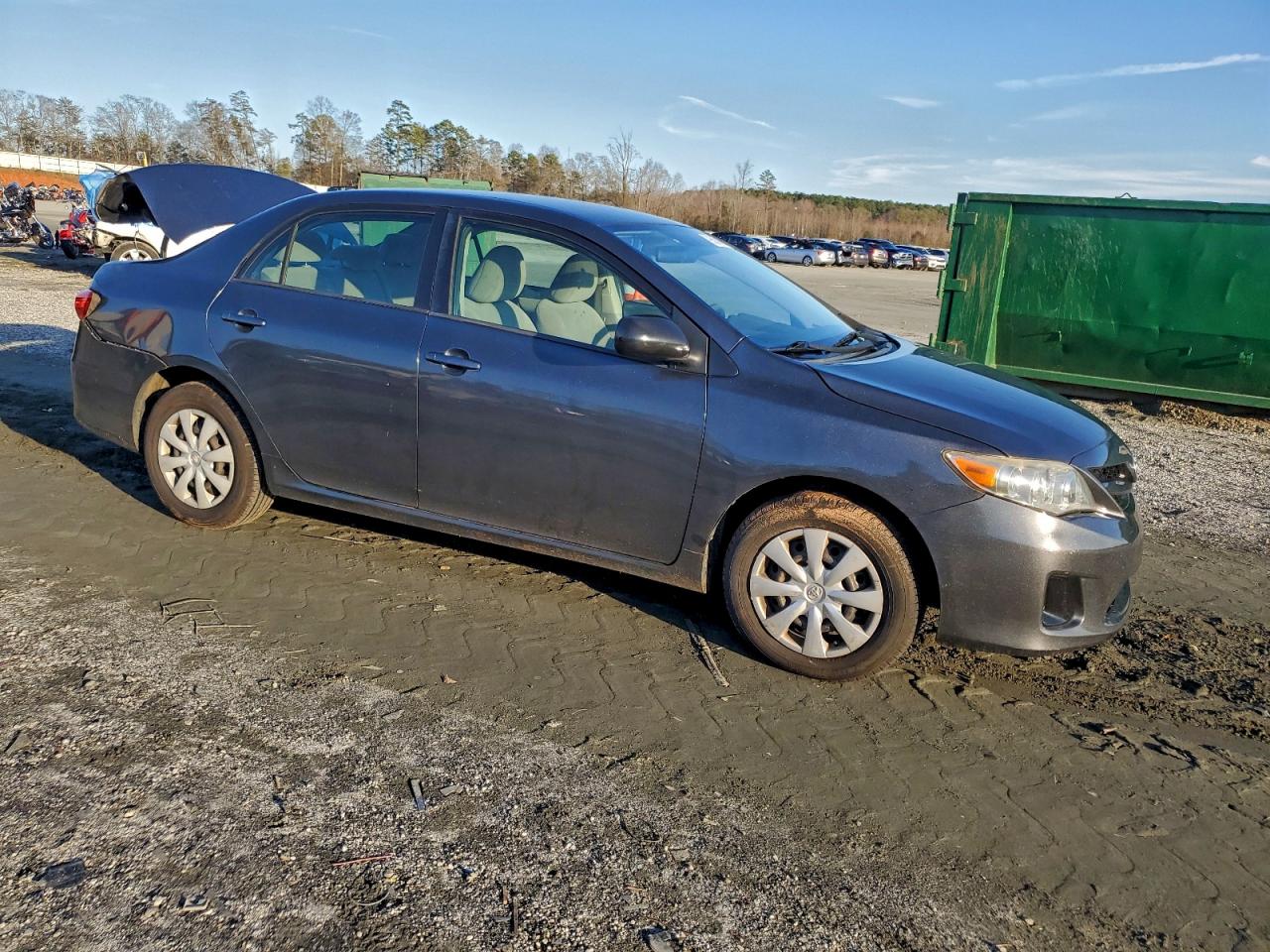 Toyota Corolla Base Image 4