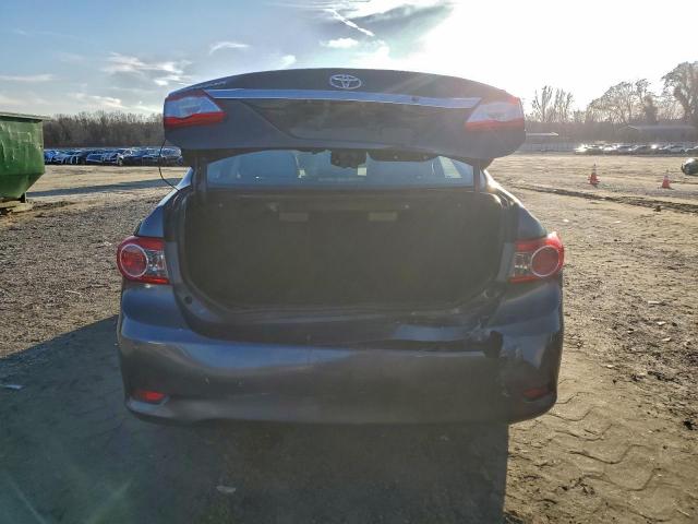 Toyota Corolla Base Image 12