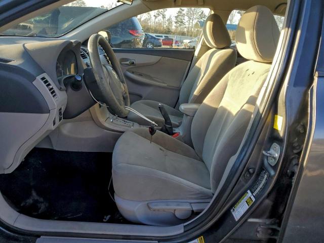 Toyota Corolla Base Image 7